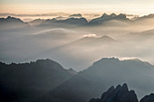 Blick von Marmolada in Richtung Horizont, Dolomiten, Trentino Südtirol, Italien