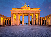 Brandenburger Tor bei Sonnenaufgang, Mitte, Berlin, Deutschland