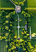 Luftaufnahme von Villa Sorra, einem alten Haus in Gaggio in Klavier, Provinz Modena, Emilia Romagna, Italien