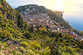 Taormina bei Sonnenaufgang. Europa, Italien, Sizilien, Taormina