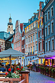 Restaurants in der Nacht, Altstadt, Riga, Lettland, Europa