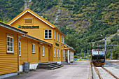Flamsbana Museet, Museum mit dem alten Zug in Flam, Aurlandsfjorden, Sogn og Fjordane, Norwegen, Europa