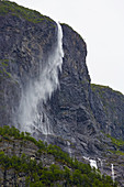 Wasserfall Kjelfossen bei Gudvangen, Sogn og Fjordane, Norwegen, Europa