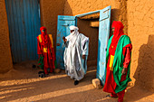 Sultan of Agadez with his bodyguards, UNESCO World Heritage Site, Agadez, Niger, West Africa, Africa