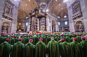 Papst Franziskus feiert eine Abschlussmesse am Ende der Bischofssynode im Petersdom im Vatikan, Rom, Latium, Italien, Europa