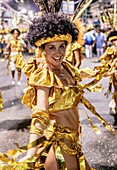 Samba-Tänzerin bei der Karnevalsparade in Rio de Janeiro, Brasilien