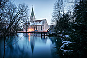 Blautopf und Kloster von Blaubeuren, Alb-Donau Kreis, Baden-Württemberg, Deutschland