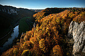 Blick von der Ruine Falkenstein auf den Naturpark Oberes Donautal, Donau, Deutschland