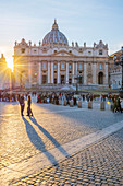 St. Peter's Square, St. Peter's Basilica, UNESCO World Heritage Site, The Vatican, Rome, Lazio, Italy, Europe