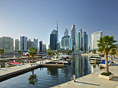 Downtown Dubai von einem Yachthafen im Dubai Creek, Al Noor Tower, Dubai, Vereinigte Arabische Emirate