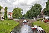 Central canal Mittelburggraben, at Malerwinkel, Friedrichstadt, Schleswig-Holstein, Germany
