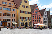 Alte Häuser am Marktplatz in Rothenburg ob der Tauber, Mittelfranken, Bayern, Deutschland