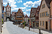 Das Plönlein mit dem Sieberstor (links) und dem Kobolzeller Tor (mittig) in Rothenburg ob der Tauber, Mittelfranken, Bayern, Deutschland