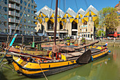Kubische Häuser am Hafen von Oudehaven, Architekt Piet Blom, Rotterdam, Südholland, Niederlande, Europa