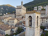 Italien, Umbrien, Gubbio, Consolis Palast bei Sonnenaufgang