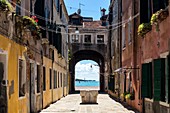 Sotoportego de le colonne, Venice, Veneto, Italy, Europe