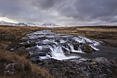Unbekannter Wasserfall auf der Halbinsel Snaefellsness, Island, Nordeuropa