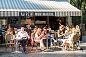 France, Paris, Place des Abbesses, the cafe au petit Montmartre