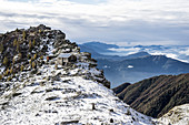 Die Capanna Albagno hoch über Bellinzona, Lepontinische Alpen, Tessin, Schweiz