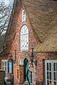 Old thatched roof house in St. Peter Dorf, St. Peter-Ording, North Friesland, Schleswig-Holstein