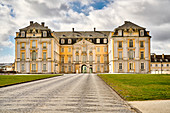 Blick auf Schloss Augustusburg von der Promenade aus, Brühl, Nordrhein-Westfalen, Deutschland