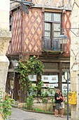 Frankreich, Indre et Loire, Loiretal, von der UNESCO zum Weltkulturerbe erklärt, Chinon, Ecke Grand Carroi Straße und Rue Haute Saint Maurice, Altstadt mit ihren Fachwerkhäusern