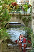 Frankreich, Morbihan, Pontivy, Kajak auf dem Fluss Blavet