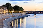 Frankreich, Bouches du Rhone, Arles, Dock Max Dormoy, Die Rhone