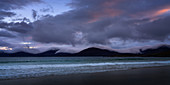 Sonnenaufgang am Strand von Luskentyre, Insel Harris, Äußere Hebriden, Schottland, Vereinigtes Königreich, Europa