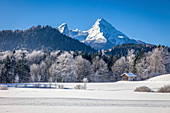 Winterlandschaft bei Berchtesgaden mit Watzmann, Oberbayern, Bayern, Deutschland
