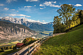 Blick von Haimingerberg ins Inntal zum Mieminger Plateau, Tirol, Österreich