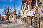 Altstädter Kirchenplatz und die Altstädter Dreifaltigkeitskirche in Erlangen, Mittelfranken, Bayern, Deutschland