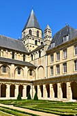 France, Calvados, Caen, the Abbaye aux Hommes (Men Abbey), cloister and Saint Etienne abbey church