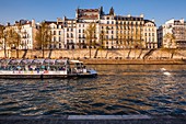 Frankreich, Paris, die Ufer der Seine, die von der UNESCO zum Weltkulturerbe erklärt wurden, Quai d'Orléans auf der Ile Saint-Louis und Quai de la Tournelle