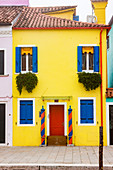 Brightly colored fishermen's houses in Burano, Metropolitan City of Venice, UNESCO World Heritage Site, Veneto, Italy, Europe