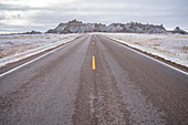 Die Straße zu den Badlands, Badlands National Park, South Dakota, Vereinigte Staaten von Amerika, Nordamerika