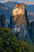 Sonnenaufgang auf Roussanou (St. Barbara) Kloster, Meteora, UNESCO-Weltkulturerbe, Thessalien, Griechenland, Europa