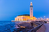 Marokko, Casablanca, der Vorplatz der Hassan-II-Moschee