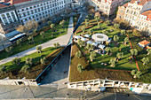 Portugal, Porto, Luftaufnahme des Jardim das Oliveiras mit Gründach Gebäude