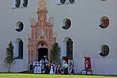 Fronleichnamsprozession im Kloster Benediktbeuern, Oberbayern, Bayern, Deutschland