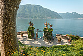 Aussicht vom Garten der Villa Balbianello über den Comer See, Lenno, Lombardei, Italien
