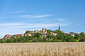 View of the village of Altenstein with castle and church, municipality of Markt Maroldsweisach, district of Haßberge, Lower Franconia, Bavaria