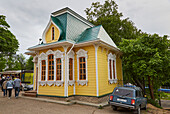 Haus in traditioneller Bauweise in Uglitsch an der Wolga, Wolga-Ostsee-Wasserweg, Goldener Ring, Russland, Europa