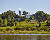 Village with church near Tutajew on the Volga, Yaroslavl Oblast, Russia, Europe