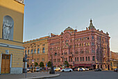 St. Petersburg, Rosa Bankgebäude beim Alexandrinen-Theater, Russland, Europa