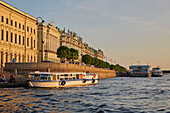 Eremitage (Winterpalast) in St. Petersburg, Newa, Russland, Europa