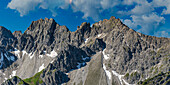 Mountain panorama from Fellhorn, 2038m, to Hochgehrenspitze, 2251m and Walser Hammerspitze, 2170m, Allgäu, Bavaria, Germany, Europe