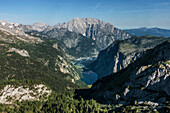 Ausblick auf den Watzmann und den darunterliegenden Obersee, Berchtesgadener Alpen, Bayern, Deutschland
