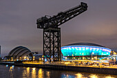 Clyde Ufer, abends, Finnieston Crane, SSE Hydro, Clyde Auditorium, Glasgow, Schottland UK