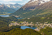 Aussicht auf das Engadin Tal vom Muottas Muragl gesehen, Graubünden, Schweiz